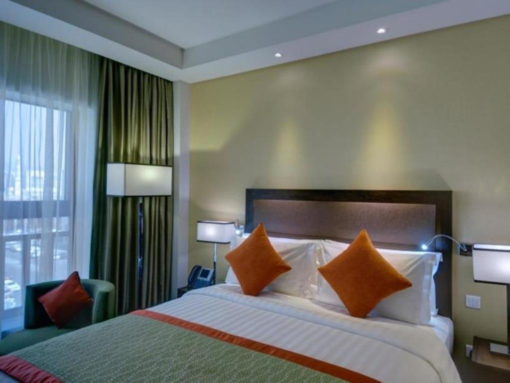 bedroom-madinah-crowne-plaza